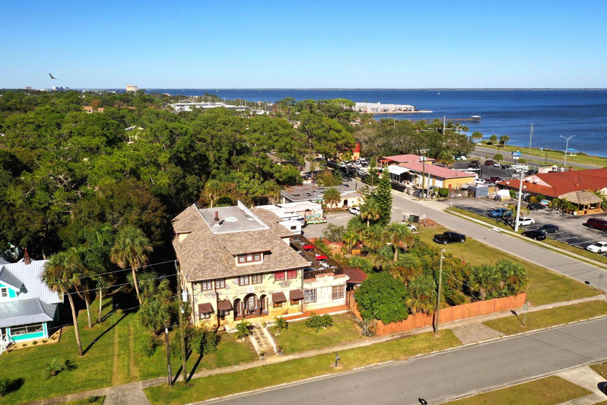 Casa Coquina Del Mar Bed And Breakfast Titusville Exterior photo